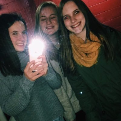 Profile Picture of Julia Tully (@jctully17) on Twitter
