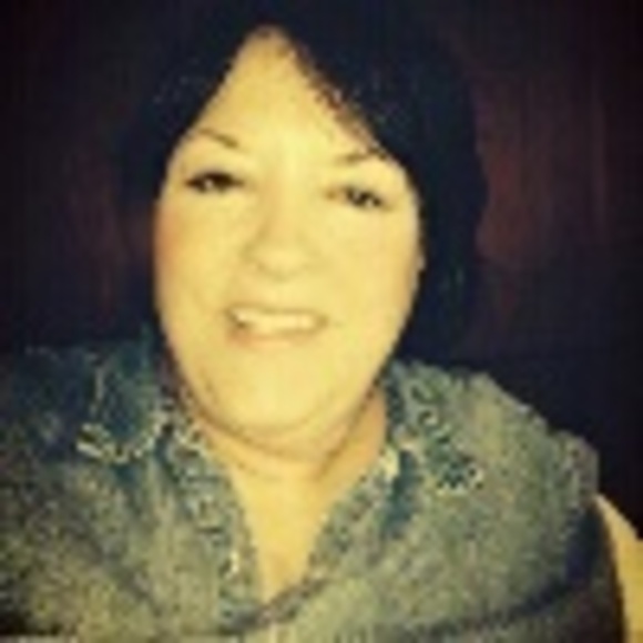 Profile Picture of Kath Vargo (@monyak) on Poshmark