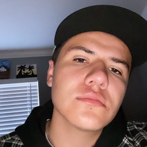 Profile Picture of Jacob Herring (@jacob15460) on Poshmark