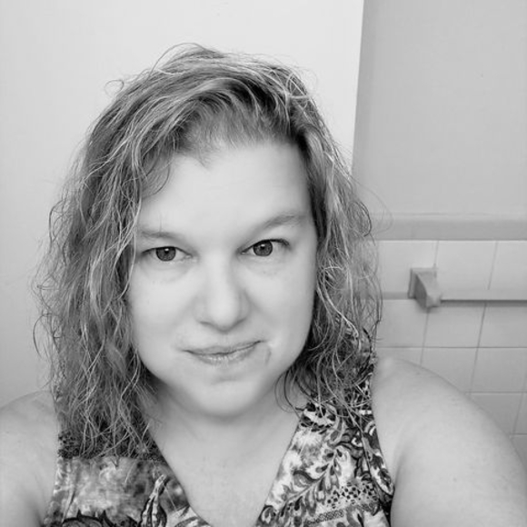 Profile Picture of Jenni Mulcahy (@virginachipka) on Poshmark