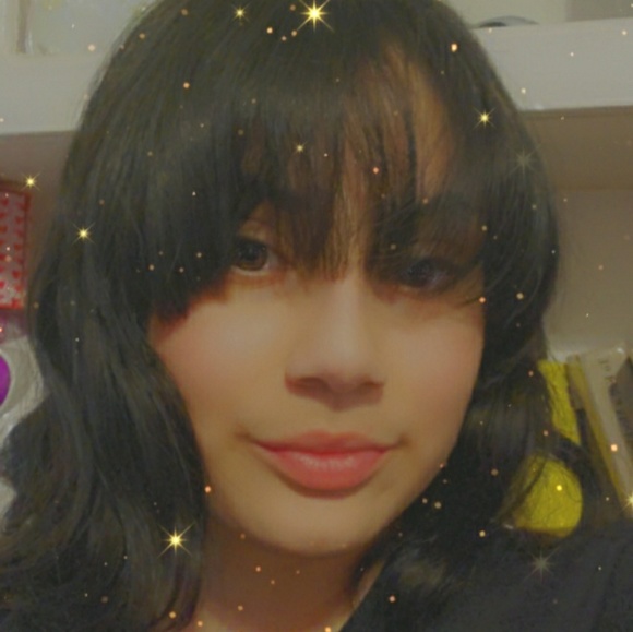 Profile Picture of Mel Lucas (@cocainegogay) on Poshmark