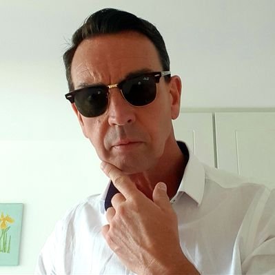 Profile Picture of Dan (@ChelseaHotelTO) on Twitter