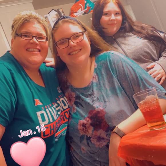 Profile Picture of Stephanie Kowalski (@stephk1222) on Poshmark