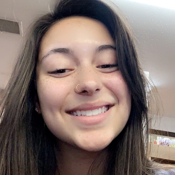 Hannah Kilborn - Poshmark Profile Picture of Hannah Kilborn (@hannah61kilborn) on Poshmark