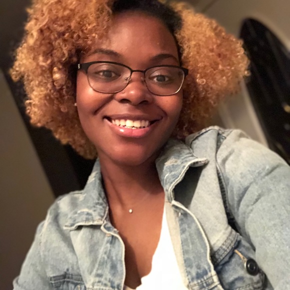 Profile Picture of Miko Smith (@mssmith803) on Poshmark