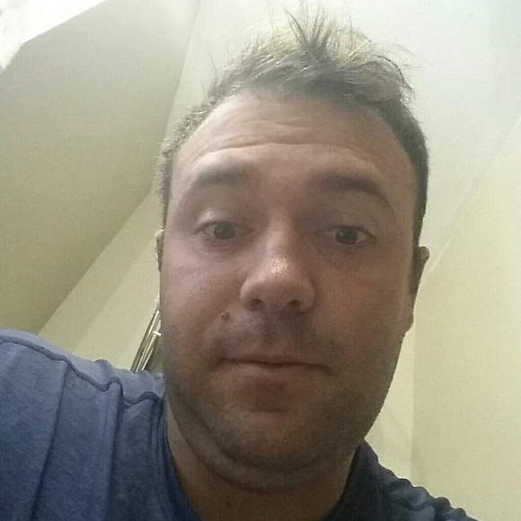 Profile Picture of Brett Cook (@bcook2b) on Poshmark