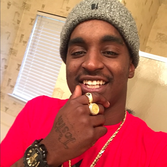 Profile Picture of Dashawn Partlow (@shaen3431) on Poshmark