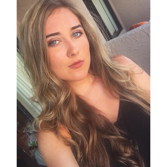 Profile Picture of Jillian Harmon (@jharmon86558) on Poshmark