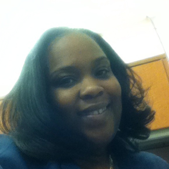Profile Picture of Bobbie Knighton (@bknighton71) on Poshmark