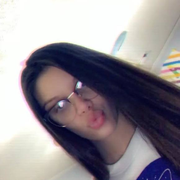 Profile Picture of Emily Gresham (@egresham307) on Poshmark