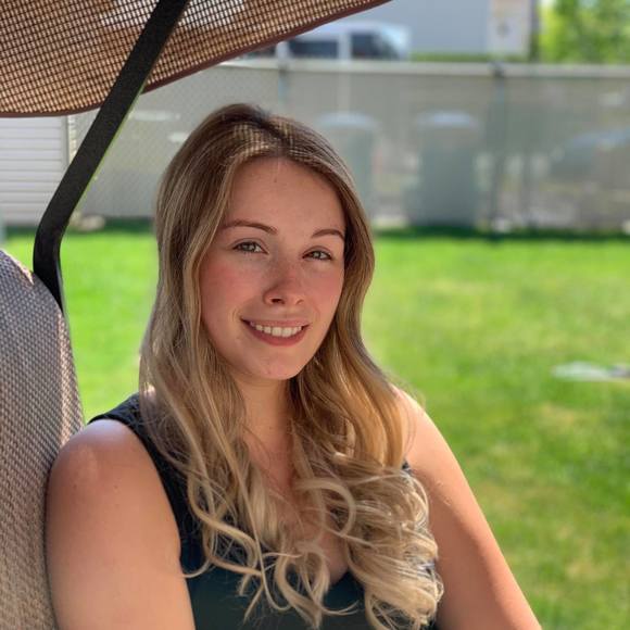 Profile Picture of Emily Touchette (@emily_touchette) on Poshmark