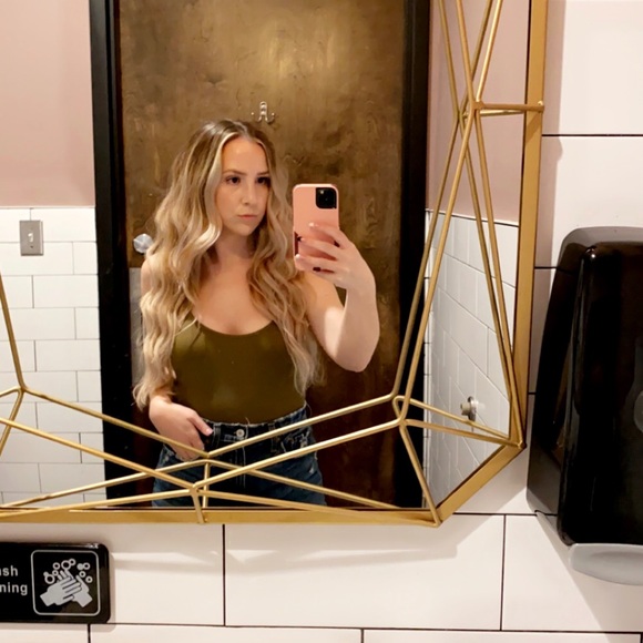 Profile Picture of Hope Scott (@hiiighhopes) on Poshmark