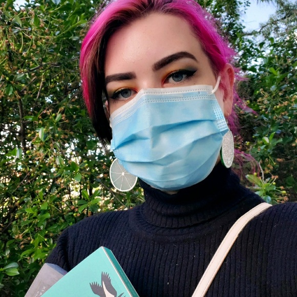 Profile Picture of Mari Donohoe (@ghostofjfk) on Poshmark