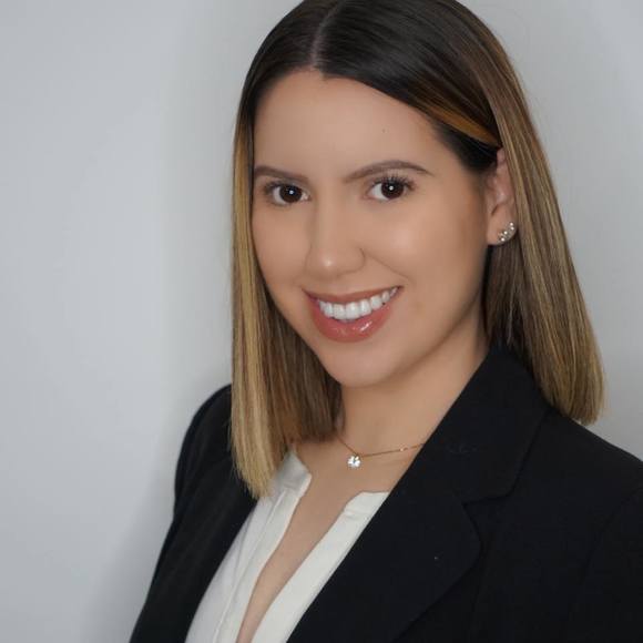 Profile Picture of Isabel Palma (@izzy9236) on Poshmark