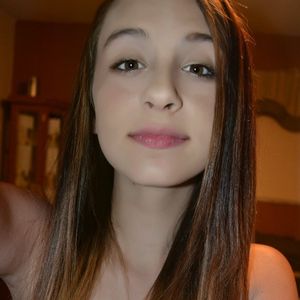 Profile Picture of Danielle Kilburn (@daniellekilburn) on Myspace