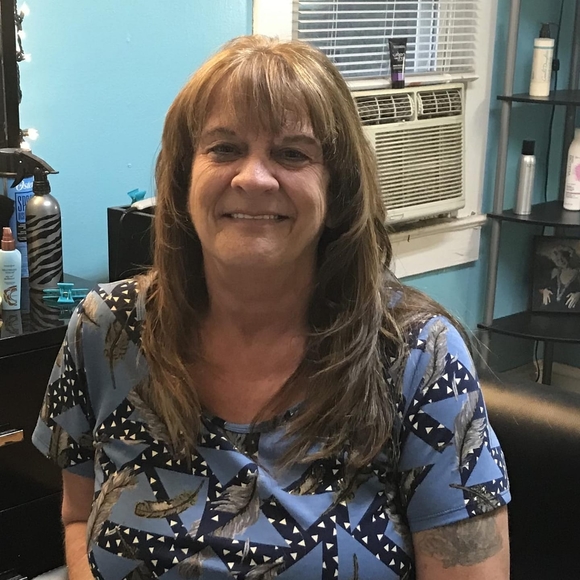 Profile Picture of Linda Hutchins (@lindahutchin275) on Poshmark
