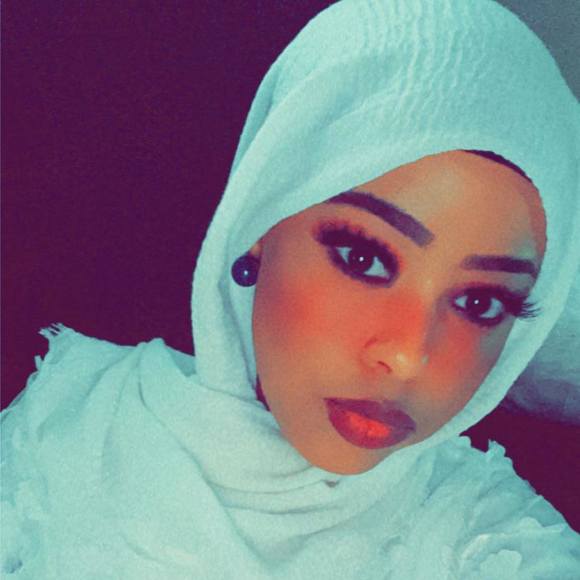 Profile Picture of Nasra Ali (@nasra1001) on Poshmark