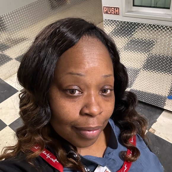 Profile Picture of Tasha Richards (@dimples1) on Poshmark