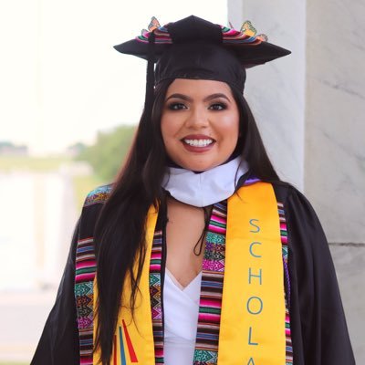 Profile Picture of Luz Chavez (@luzchavezg) on Twitter