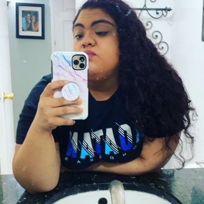 Profile Picture of Lilly Rosa (@lillyrosa95) on Twitter