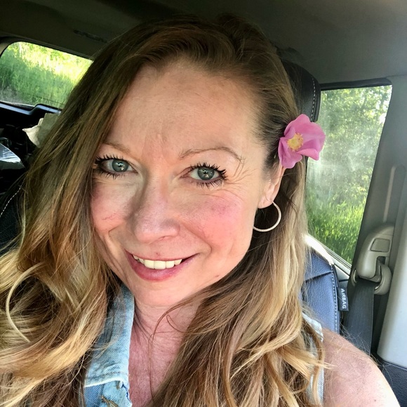 Profile Picture of Kerri Alexander (@kerrixenia) on Poshmark