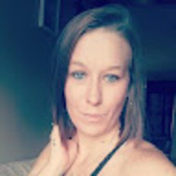 Profile Picture of Megan Fowler (@stappie8213) on Poshmark