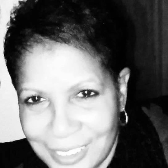 Profile Picture of Vanessa Bagby (@vbagby) on Poshmark
