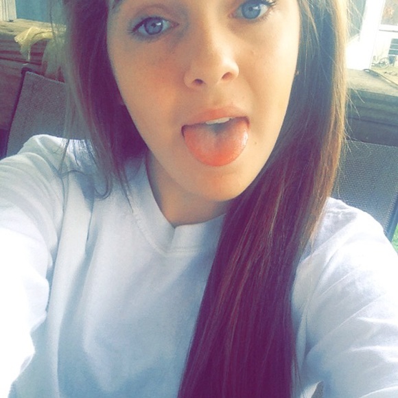 Profile Picture of Emily Releford (@emilyr078) on Poshmark