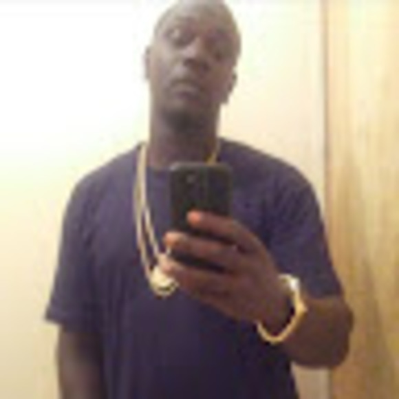 Profile Picture of Mike Murphy (@murph711) on Poshmark