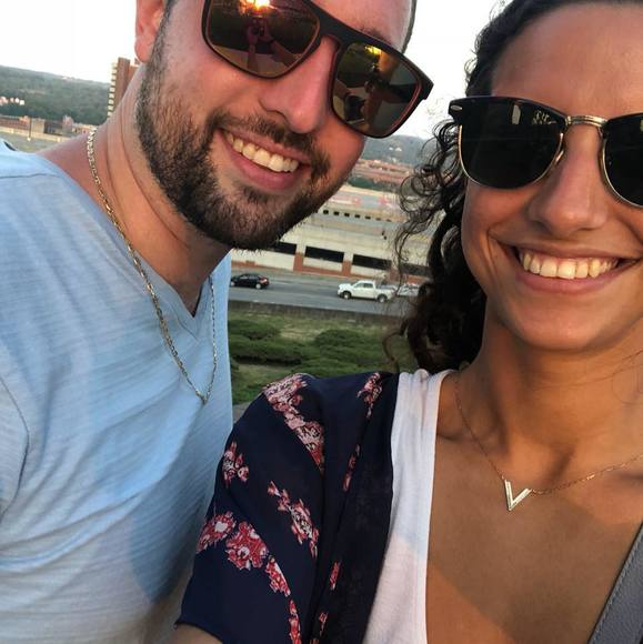 Profile Picture of Katie Markellos (@katiemarkellos) on Poshmark