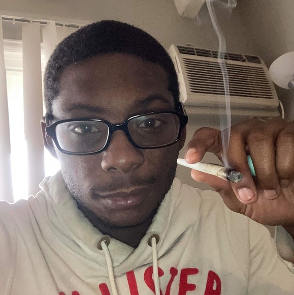 Profile Picture of Thaddeus Edwards (@tohightokaar) on Poshmark