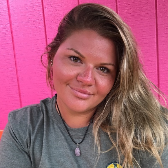 Profile Picture of Jessica Michaloski (@j_mski) on Poshmark