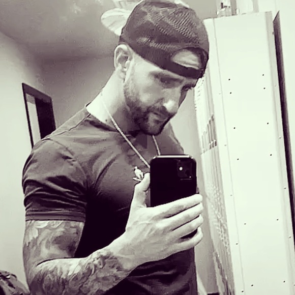 Profile Picture of Joey Brewer (@joeyfit_mx) on Poshmark