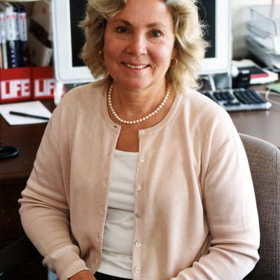 Profile Picture of Bobbi Baker Burrows (@BobbiBurrows) on Twitter