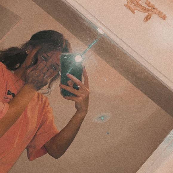 Brianna Tucker - Poshmark Profile Picture of Brianna Tucker (@briannatucke865) on Poshmark