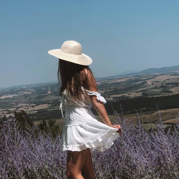 Profile Picture of Alexandra Ranucci (@alexandramary19) on Poshmark