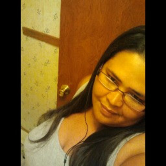 Profile Picture of Melissa Barnes (@lumbeelady138) on Poshmark