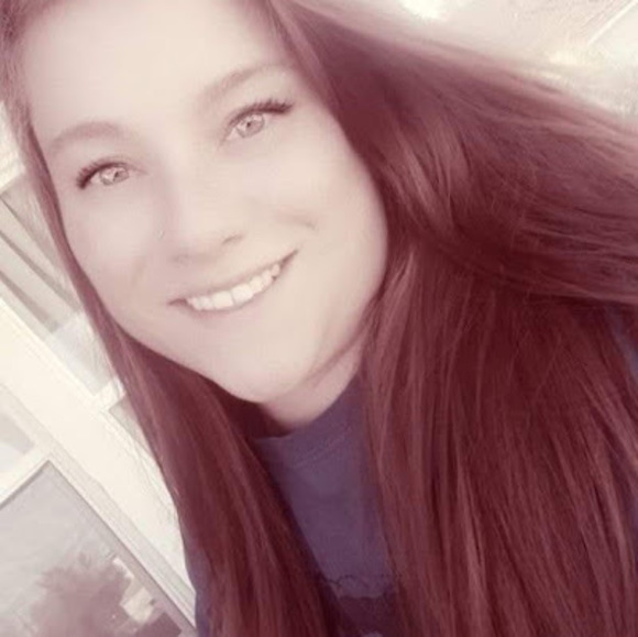Profile Picture of Sara Kebler (@sarakebler19) on Poshmark