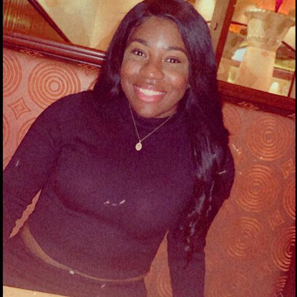 Profile Picture of Aliyah Mcfarlane (@monea) on Poshmark