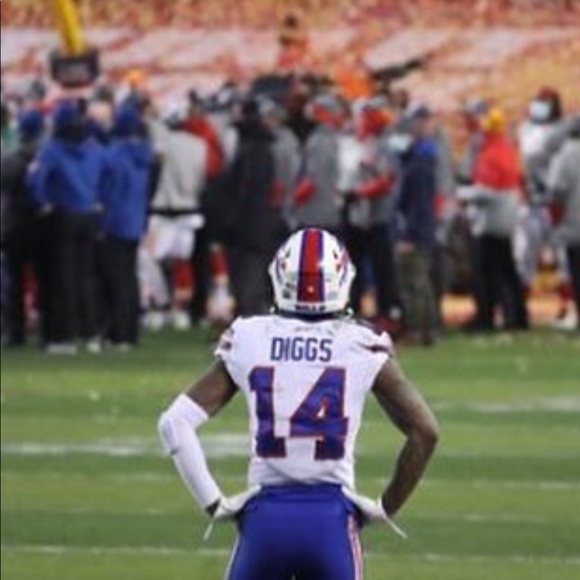 Profile Picture of Aj Supik (@ajsupik) on Poshmark