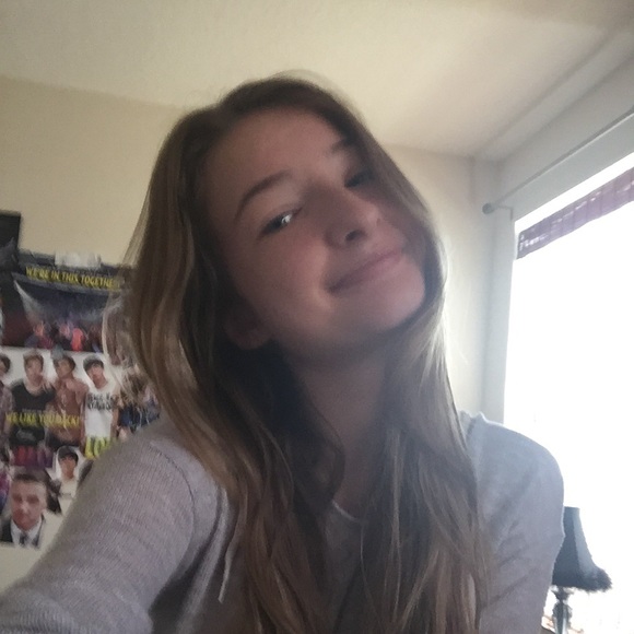 Profile Picture of Briana Noland (@briananoland) on Poshmark