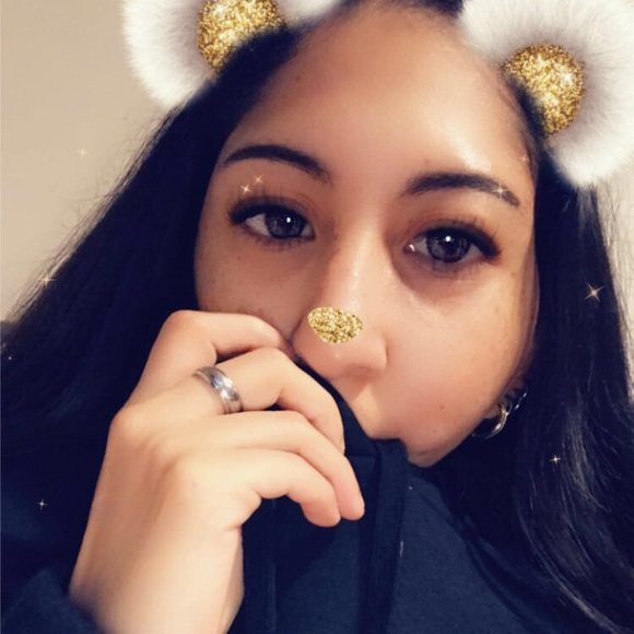 Profile Picture of Catherine Gonzalez (@cathyy510) on Poshmark