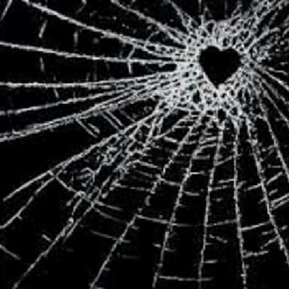 Profile Picture of Lori Hietikko (@hietikkolori) on Poshmark