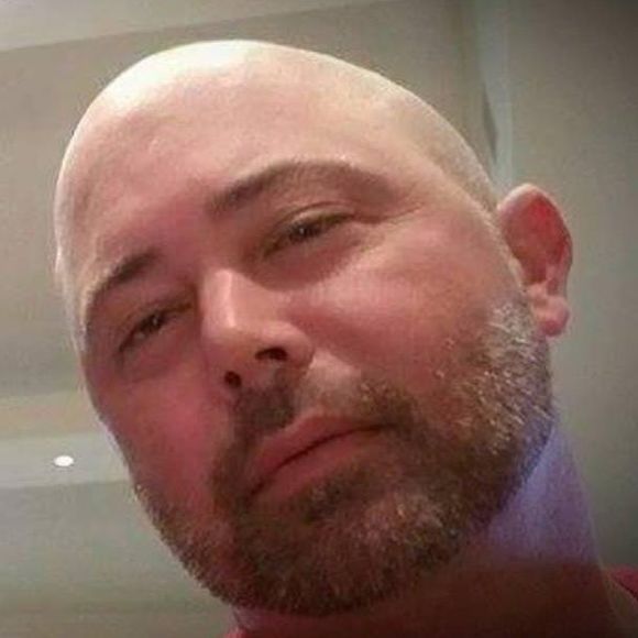 David Upham - Poshmark Profile Picture of David Upham (@tinyredcrest) on Poshmark