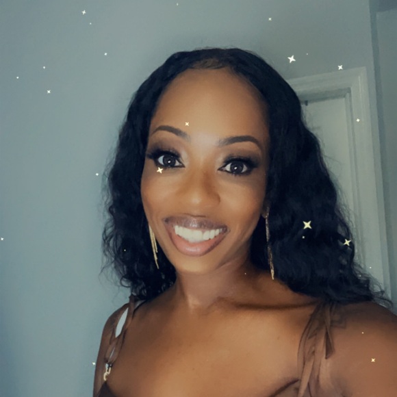 Profile Picture of Crystal Atkinson (@crystal__a) on Poshmark