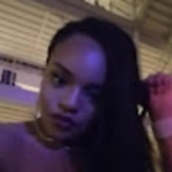 Profile Picture of Dominique Horton (@hortoncd18) on Poshmark