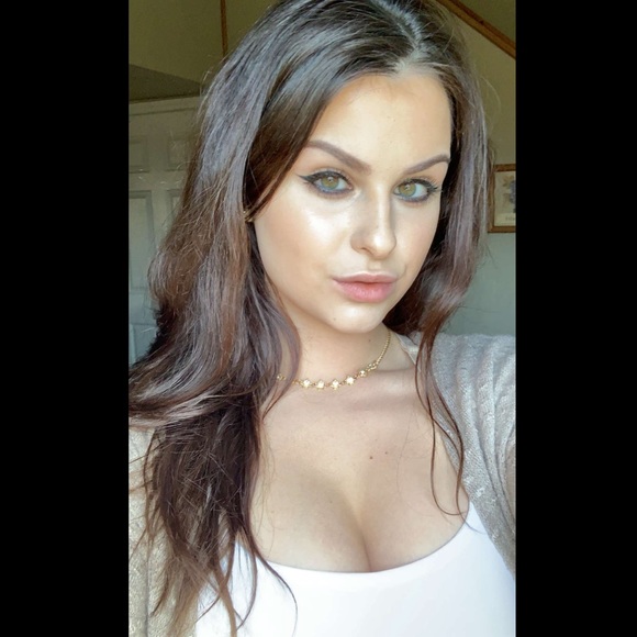 Profile Picture of Jasmine Leppert (@jleppert) on Poshmark