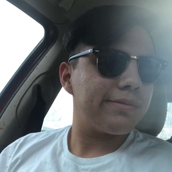 Profile Picture of Ethan Baldock (@ebaldock) on Poshmark