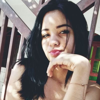 Profile Picture of Laura Julia (@julialaura06) on Twitter