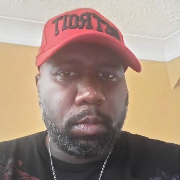 Profile Picture of Mark Anthony (@mark313) on Poshmark